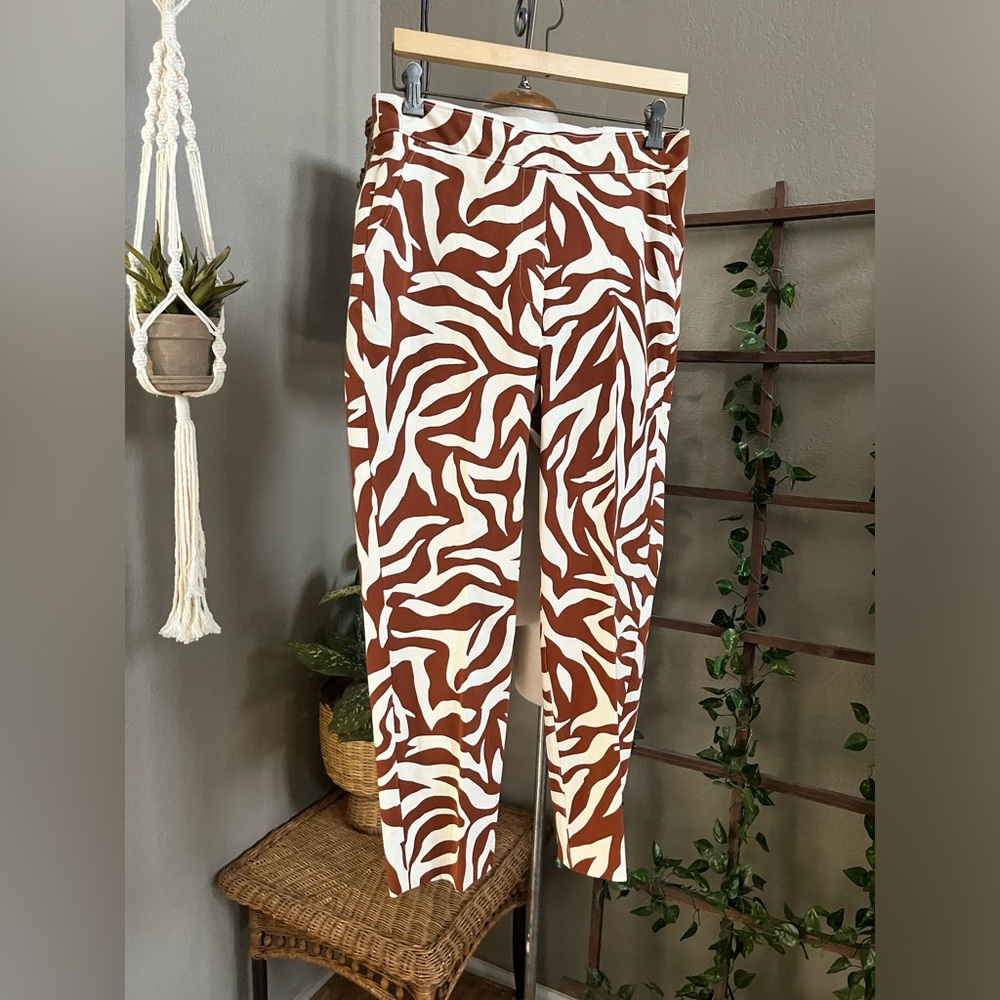 ▪️Spanx On The Go Slim Straight Ankle Pants in Clay Zebra Stripe 20366r M - Picture 8 of 13